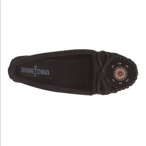 Black, leather, suede
MINNETONKA moccasins